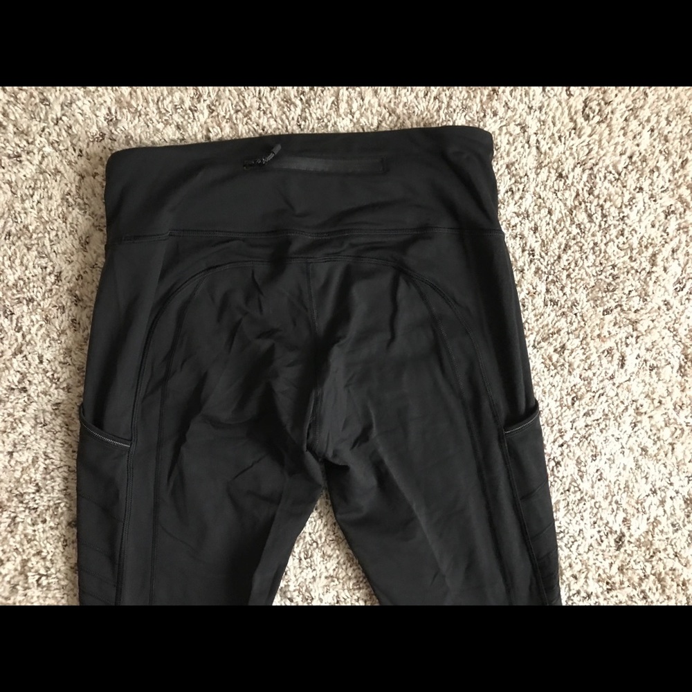lululemon leggings size 8. black - Picture 3 of 3